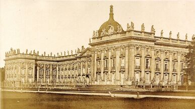 Historische Fotografie des Neuen Palais
