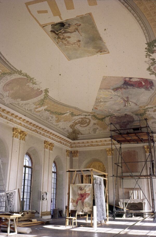 Berlin, Charlottenburg Palace, New Wing, White Hall, the sample pieces by Hann Trier and Karl Manninger affixed to the ceiling, as seen in 1970/71