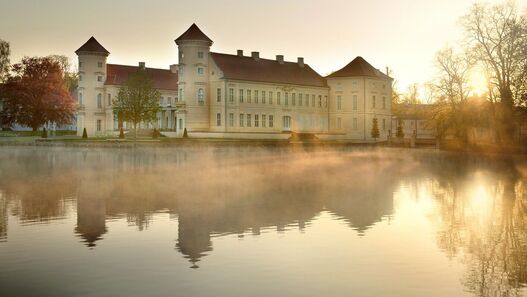 Schloss Rheinsberg bei Sonnenaufgang