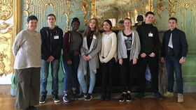 Ein anderer Blick: Schüler führen Schüler im Schloss Charlottenburg