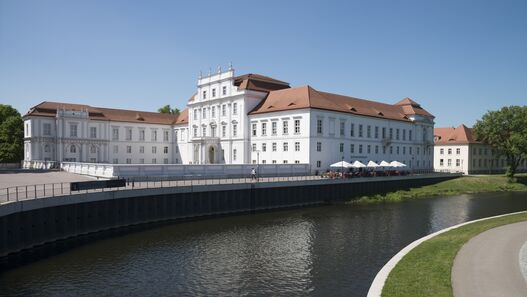 Schloss Oranienburg mit Wasser