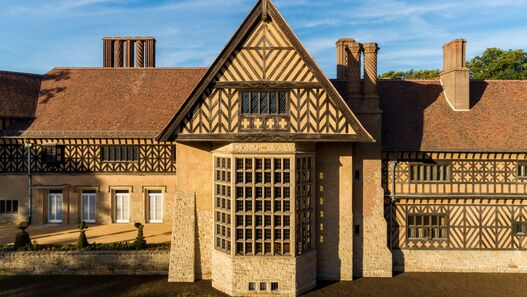 Schloss Cecilienhof, Blick auf die Fassade (auf Höhe des Konferenzsaals), Nordostseite 