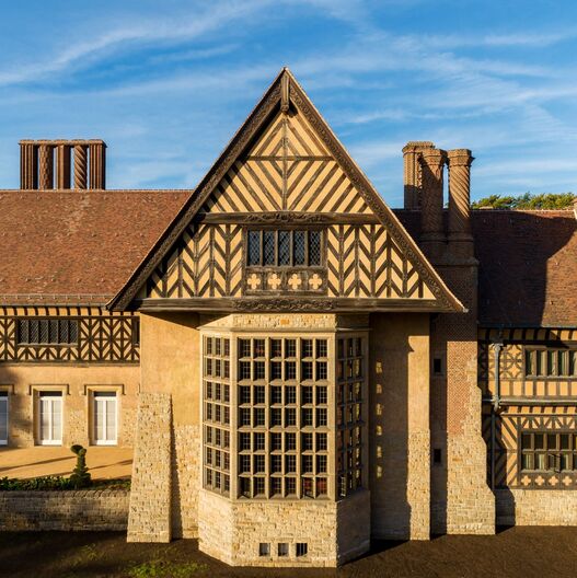 Schloss Cecilienhof, Blick auf die Fassade (auf Höhe des Konferenzsaals), Nordostseite 