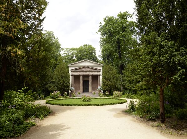 Mausoleum im Schlossgarten Charlottenburg © SPSG / Wolfgang Pfauder Frontalansicht des Mausoleums im Schlossgarten Charlottenburg