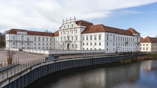 Blick von Südosten auf das Schloss Oranienburg