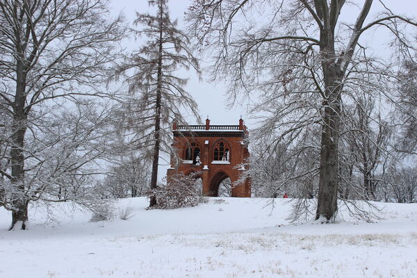 Gerichtslaube im Park Babelsberg im Winter