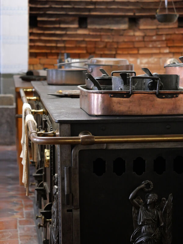 Kochmaschine in der Schlossküche im Schloss Sanssouci