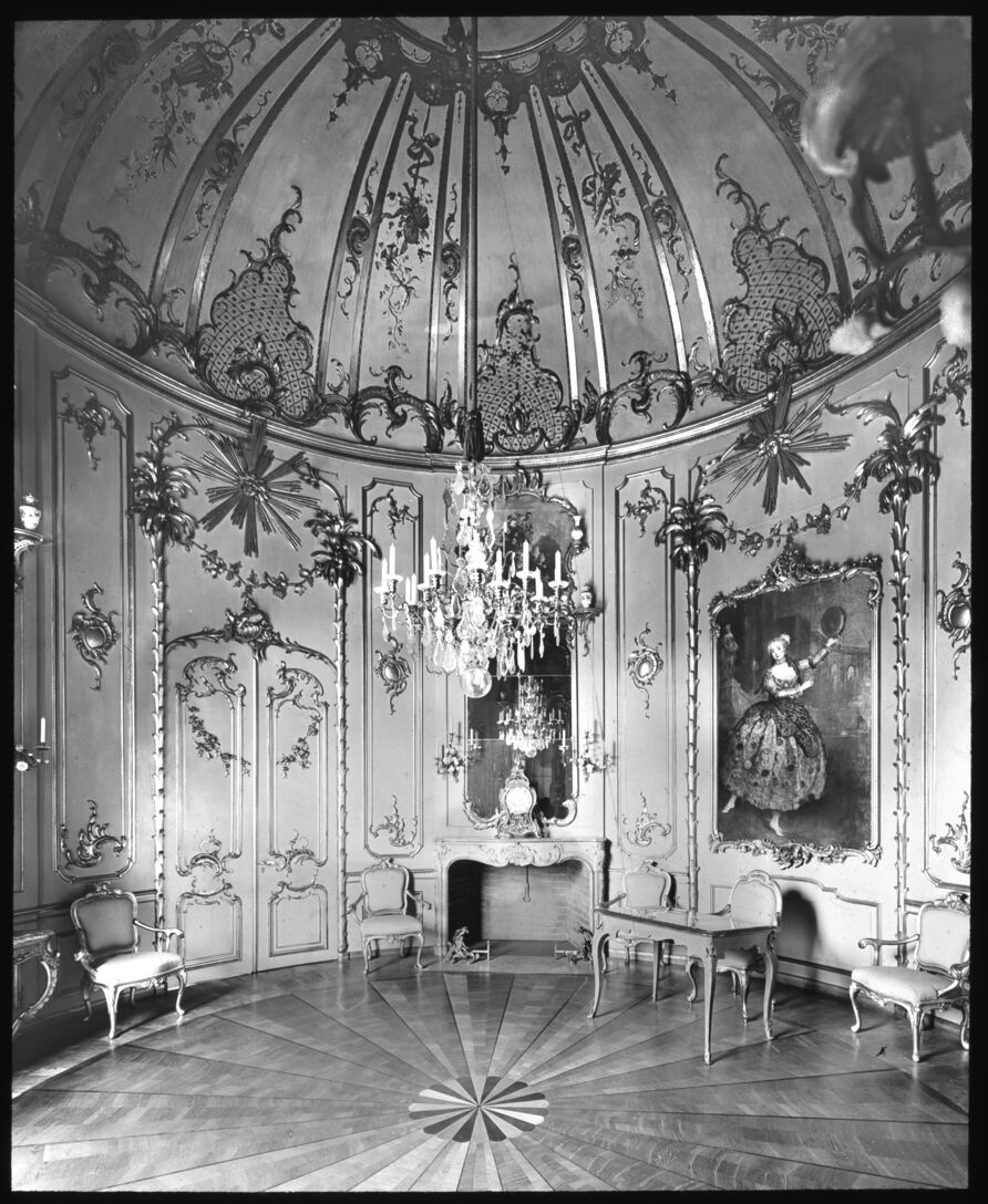 Das Schreibzimmer Friedrichs II. im Berliner Schloss. Aufnahme vor 1945