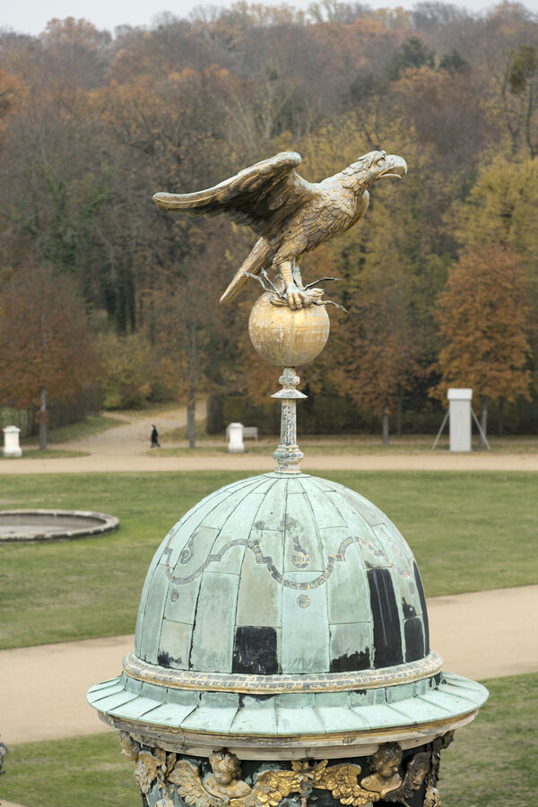 Neues Palais, Goldener Adler auf Dachkuppel Friedrichflügel