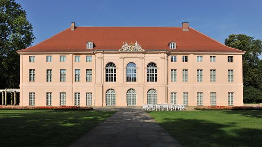 Schloss Schönhausen, Gartenseite