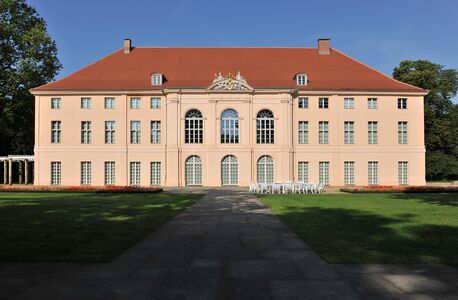 Schloss Schönhausen, Gartenseite