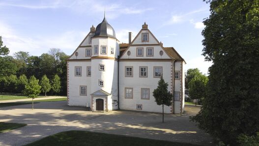 Außenansicht vom Schloss Königswusterhausen mit Treppenturm