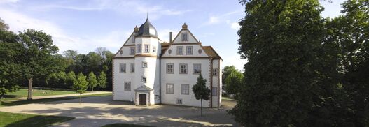 Außenansicht vom Schloss Königswusterhausen mit Treppenturm