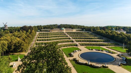 Park Sanssouci, Blick über die Fontäne und die Terrassen auf das Schloss, Luftaufnahme