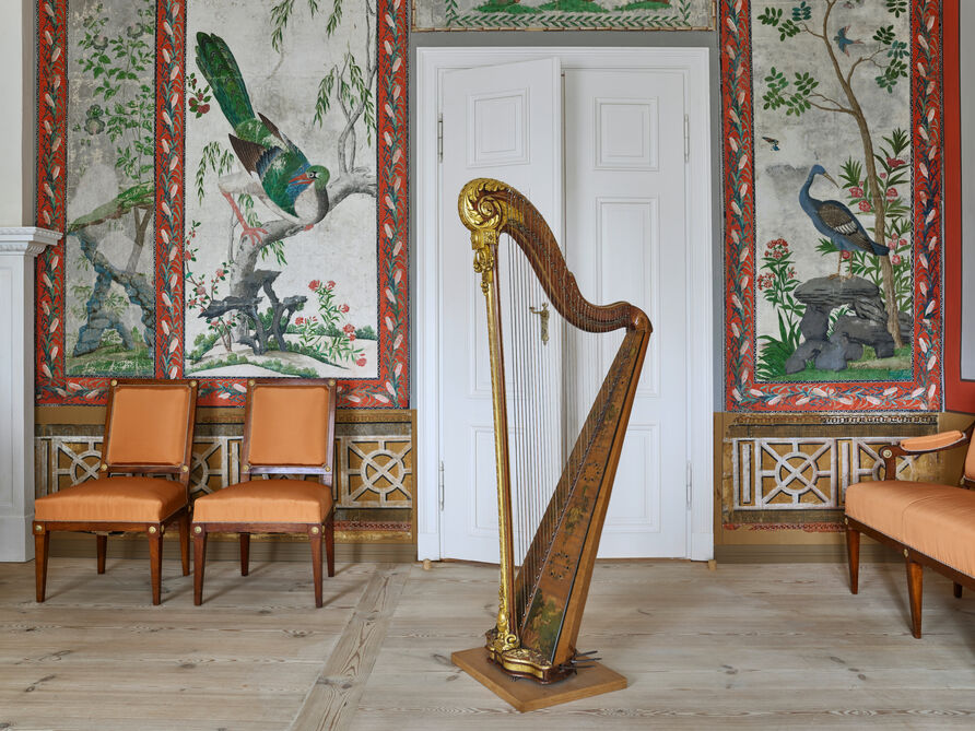 Harfe der Königin Luise im Gartensaal von Schloss Paretz