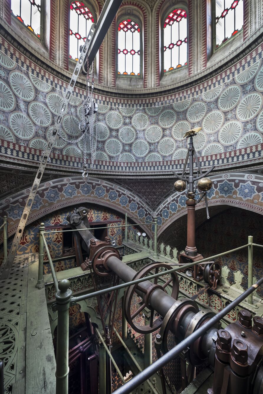 Blick auf den Fliehkraftregler im Dampfmaschinenhaus Potsdam