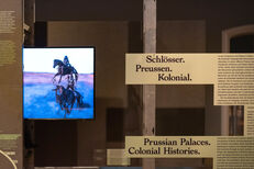 Ausstellungsansicht: Schlösser. Preußen. Kolonial. Biografien und Sammlungen im Fokus
