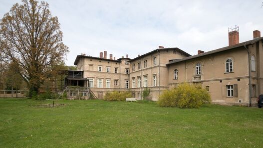 Villa Liegnitz, Ansicht von Südwest aus dem Garten