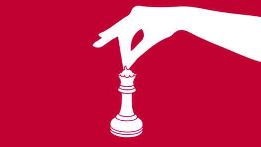 Ausstellung „Frauensache“, visual Grafik: Eine stilisierte Frauenhand in weiß auf pinkem Grund hält eine Dame-Schachfigur als würde sie sie auf ein Spielfeld setzen, visual zur Ausstellung „Frauensache“