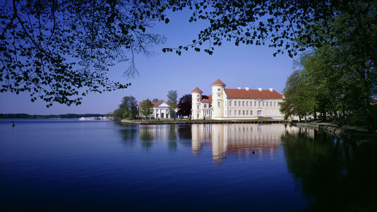 Schloss Rheinsberg, Blick über den See