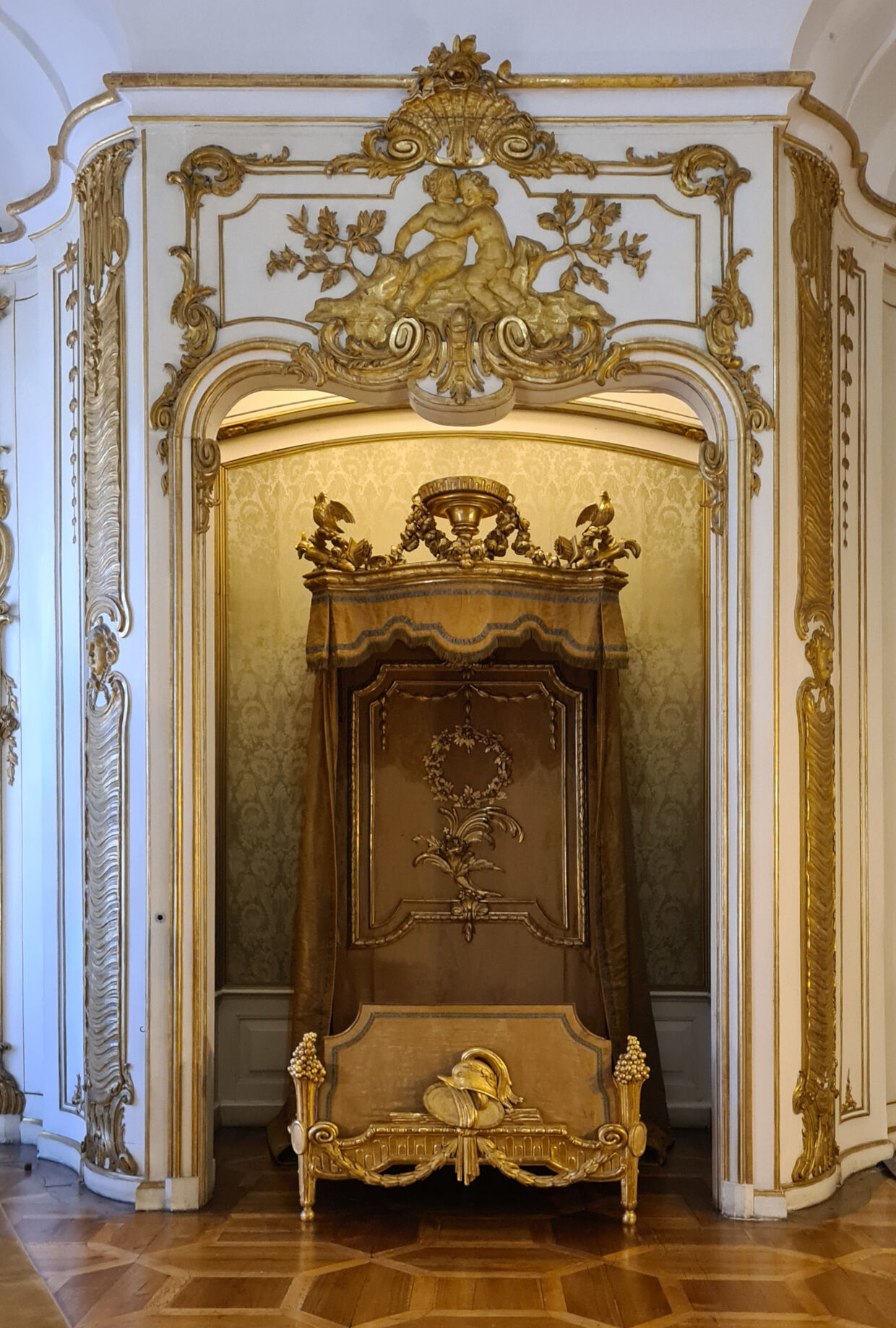 Kleines Schlafzimmer im Oberen Fürstenquartier des Neuen Palais