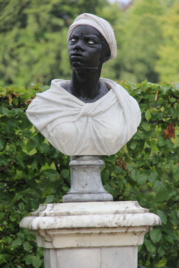 Sanssouci Park, First Circle, bust, Roland Will/Kathrin Lange, copy (1992-1997) after the portrait of an African woman, 17th or 1st half of 18th century