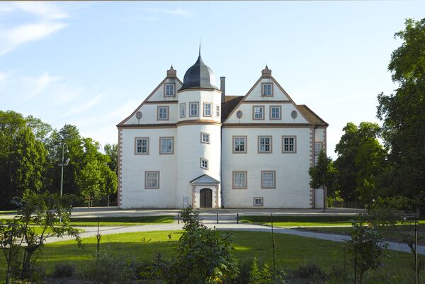 Blick auf das Schloss Königswusterhausen mit Treppenturm