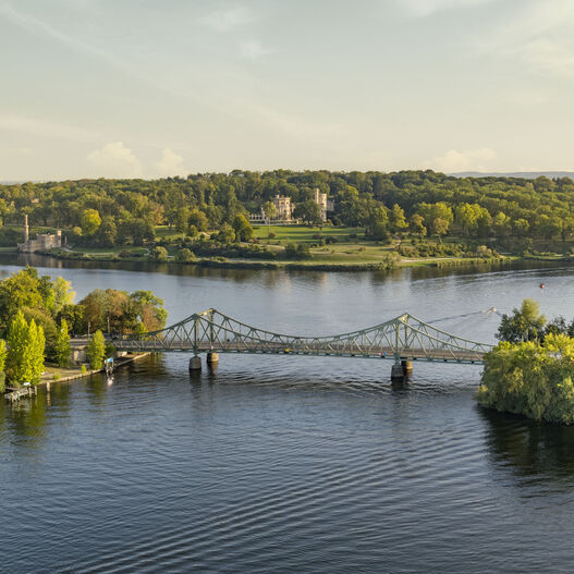 Park Babelsberg mit Glienicker Brücke