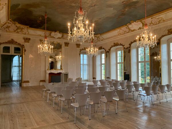 Schloss Rheinsberg – Spiegelsaal, Bestuhlung bei Eheschließung
